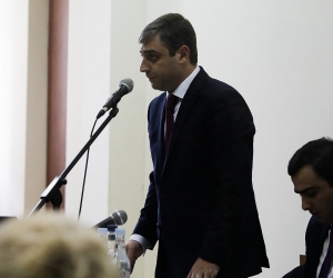 «Դատախազ Պետրոսյանը պրոֆեսիոնալ է, բայց կողմնակալ». Քոչարյանի և մյուսների գործով պաշտպանները բացարկի միջնորդություն ներկայացրին դատախազին
