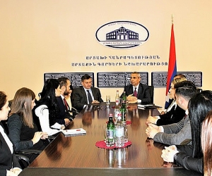 Արցախի Հանրապետության ԱԳՆ ղեկավարն ընդունել է ՀՀ ԱԳՆ կրտսեր դիվանագետներին