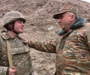 Արցախի պաշտպանության նախարարը ներկա է գտնվել զինծառայողների եւ երեխաների մասնակցությամբ ամանորյա տոնահանդեսին