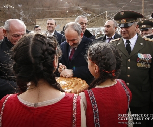 Artsakh: Pashinyan Attends Ceremony Allocating Apartments to Military Officers