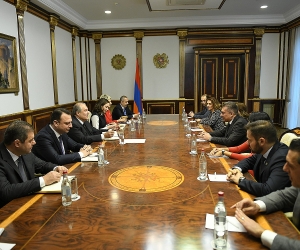 Արմեն Սարգսյանն ընդունել է Հայաստանում Ամերիկայի առևտրի պալատի տնօրենների խորհրդի անդամներին