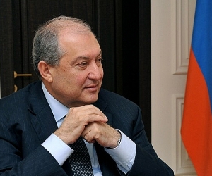 Armenian President Congratulates Iranian Leaders on 41st Anniversary of Islamic Revolution