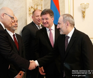 Премьер-министр принял министра иностранных дел и по делам Европы Словакии