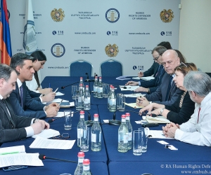 Մարդու իրավունքների պաշտպանն ընդունել է Ժողովրդավարությունների համայնքի բարձրաստիճան պատվիրակությանը