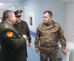 ԶՈւ գլխավոր շտաբի պետն այցելել է կենտրոնական զինվորական հոսպիտալ