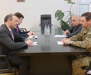 Արցախի պաշտպանության նախարար Ջալալ Հարությունյանը ՊԲ շտաբում ընդունել է Հայաստանի ԱԽ քարտուղար Արմեն Գրիգորյանին