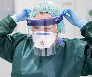 Глава ведомства канцлера ФРГ не исключает ухудшения ситуации с COVID-19