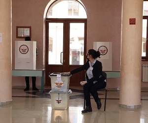 В Степанакерте второй тур президентских выборов не отличается активностью (фото)