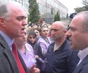 Эдмон Марукян призвал аннулировать штрафы, примененные к работницам ванадзорской фабрики “Глория”