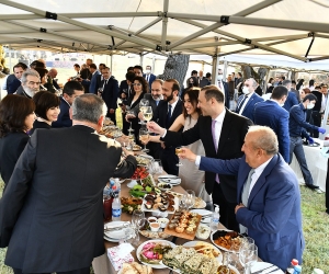 Արցախի պարետատուն. «Պարետի որևէ որոշմամբ Արցախի տարածքում պաշտպանիչ դիմակներ կրելու պարտադիր նորմ առկա չէ»