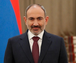 Pashinyan Congratulates Georgian PM Gakharia on Georgian Independence Day