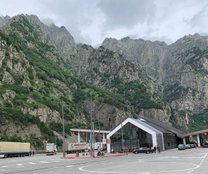 Հայաստանում ավտոճանապարհներն անցանելի են, իսկ Լարսը բաց է միայն բեռնատարների համար