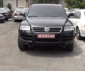 Ճանապարհային ոստիկանները կեղծ դիվանագիտական համարանիշերով մեքենա են հայտնաբերել
