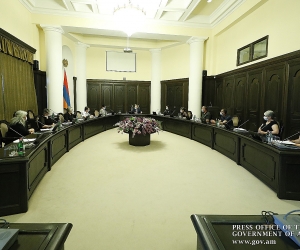 Премьер-министр и родители погибших военнослужащих обсудили работы по формированию совместной альтернативной следственной группы