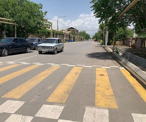 Այգեզարդն ունի բարեկարգ ճանապարհ