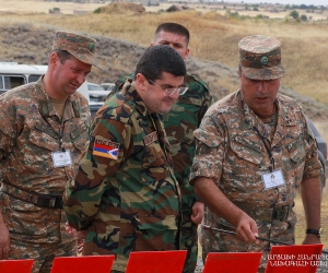 Արայիկ Հարությունյանն այցելել է ՊԲ «Տիգրանակերտ» զորավարժարան