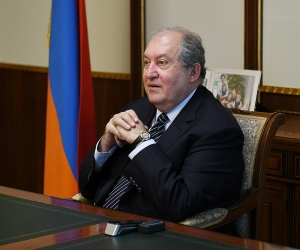 Նախագահ Արմեն Սարգսյանը հանդիպել է Հայաստանի ամերիկյան համալսարանի նախագահ Կարին Մարկիդեսի հետ