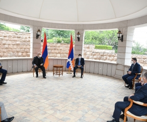 Presidents of Armenia and Artsakh Meet in Stepanakert