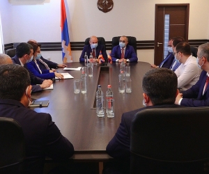 Հայաստանի և Արցախի պետական եկամուտների կոմիտեների նախագահները քննարկել են գործակցության հեռանկարները