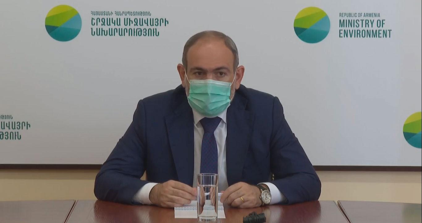 Премьер-министр представил аппарату министерства окружающей среды новоназначенного министра Романоса Петросяна