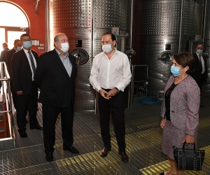 Նախագահ Արմեն Սարգսյանն այցելել է «Արմենիա Վայն» ընկերության գործարան