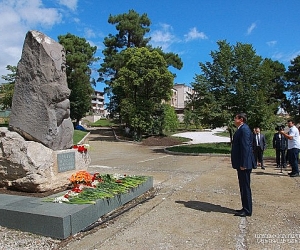 Президент Арутюнян отдал дань уважения памяти Героя Арцаха Ашота Гуляна
