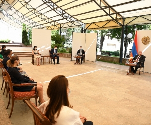 Արմեն Սարգսյանը հանդիպել է զբոսաշրջության ոլորտի մի խումբ ընկերությունների ղեկավարներին