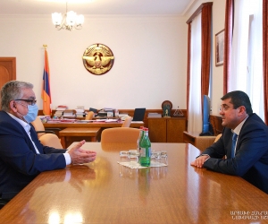 Նախագահ Հարությունյանն ընդունել է «Ղարաբաղ Տելեկոմ» ընկերության գլխավոր տնօրեն Կարեկին Օդաբաշյանին