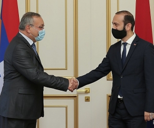 Արարատ Միրզոյանն առանձնազրույց է ունեցել Արցախի Ազգային ժողովի նախագահի հետ
