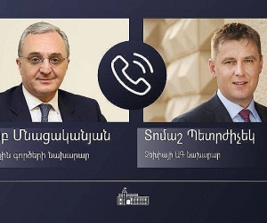 Զոհրաբ Մնացականյանը հեռախոսազրույց է ունեցել Չեխիայի արտգործնախարարի հետ