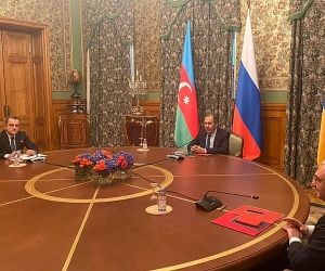 Стартовали переговоры с участием глав МИД Армении, Азербайджана и России