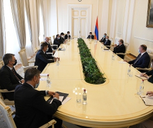 Armenian President Thanks Visiting Greek FM for His Country's "Friendship at this Difficult Time"