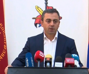 Armenia: Extra-Parliamentary Forces Call for Establishment of Emergency "Command Center"