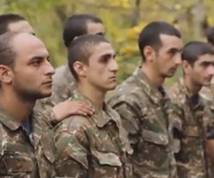 В Арцахе прошел обряд крещения солдат (видео)