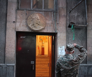 Թիկունք. Երևան (ֆոտոշարք)