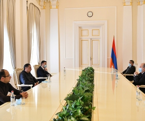 Արմեն Սարգսյանը հանդիպել է ՀՀԿ գործադիր մարմնի անդամներ Վահրամ Բաղդասարյանին, Էդուարդ Շարմազանովին և ՀՀԿ երիտասարդական կազմակերպության ղեկավարին