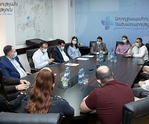 Արսեն Թորոսյանը հանդիպել է արտասահմանից ժամանած բժիշկներին