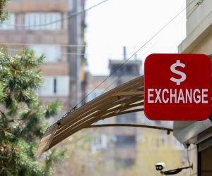Կտրուկ բարձրացումից հետո դոլարը փոքր-ինչ էժանացել է