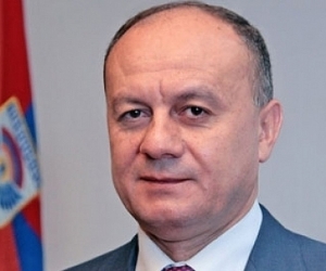 Former Armenian Defense Minister Calls for Pashinyan's Resignation