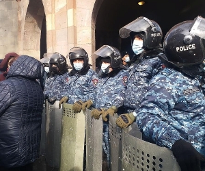 Yerevan Police Detain 69 at Anti-Pashinyan Rally