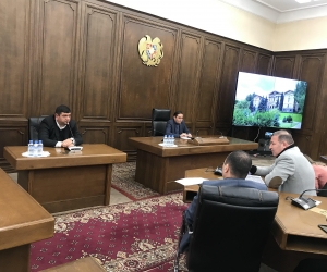 Мэр Капана призвал депутатов разработать проект, разрешающий жителям  приграничных общин иметь законное оружие