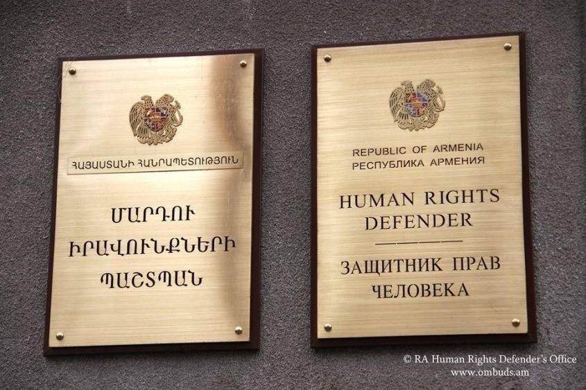 Представители ЗПЧ посетили вернувшихся вчера из Азербайджана армянских пленных