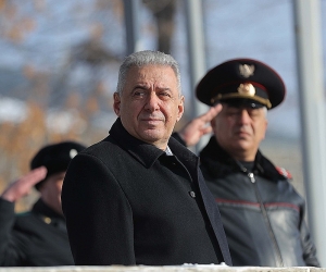 Armenian Defense Minister Tours Gyumri Russian Military Base