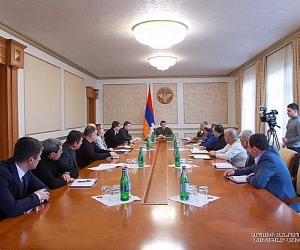 Արայիկ Հարությունյանը խորհրդակցություն է հրավիրել սոցիալական ու բնակարանային ծրագրերի վերաբերյալ