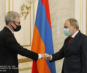 Armenian Prime Minister, Swedish Ambassador Discuss Reform Agenda