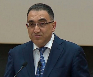 Արմեն Դարբինյանը հայտարարել է, որ իրեն ԱԱԾ-ի միջոցով ռեկտորի պաշտոնից հրաժարականի պահանջ է ներկայացվել