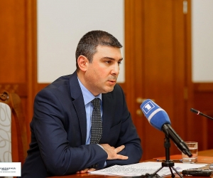 Արցախի պետնախարարը հանդիպել է Հայաստանի բանկերի ղեկավարներին