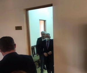 Министр обороны встретился в парламенте с Андраником Кочаряном