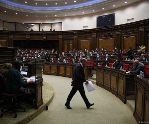 Эдмон Марукян призвал Арарата Мирзоян подать в отставку с поста спикера парламента