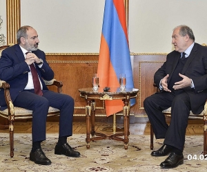 Արմեն Սարգսյանը հանդիպել է Նիկոլ Փաշինյանին